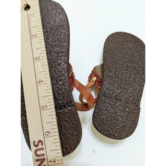 Sz 28 Handmade El Salvador TOOLED Embossed Leather Girls Floral Flower Sandals - Picture 5 of 7
